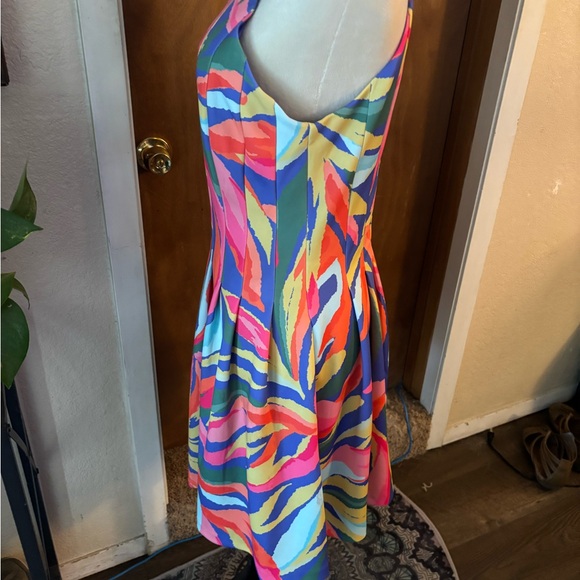 Vince Camuto Colorful Abstract dress. - Picture 2 of 10